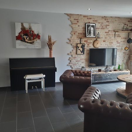 Maison De Village Avec Sa Charmante Petite Cour Interieure 플뢰리 외부 사진