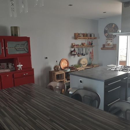 Maison De Village Avec Sa Charmante Petite Cour Interieure 플뢰리 외부 사진