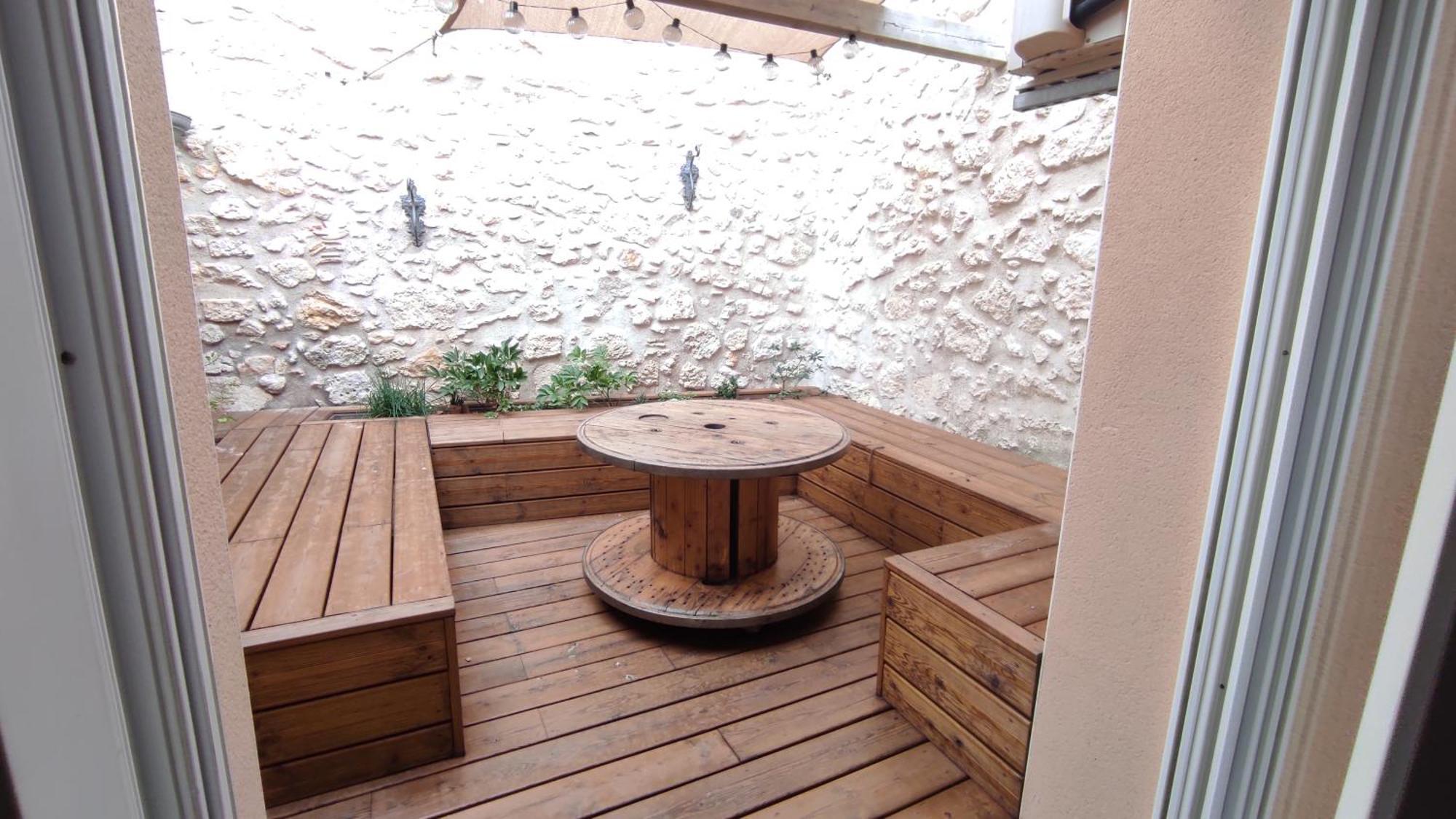 Maison De Village Avec Sa Charmante Petite Cour Interieure 플뢰리 외부 사진