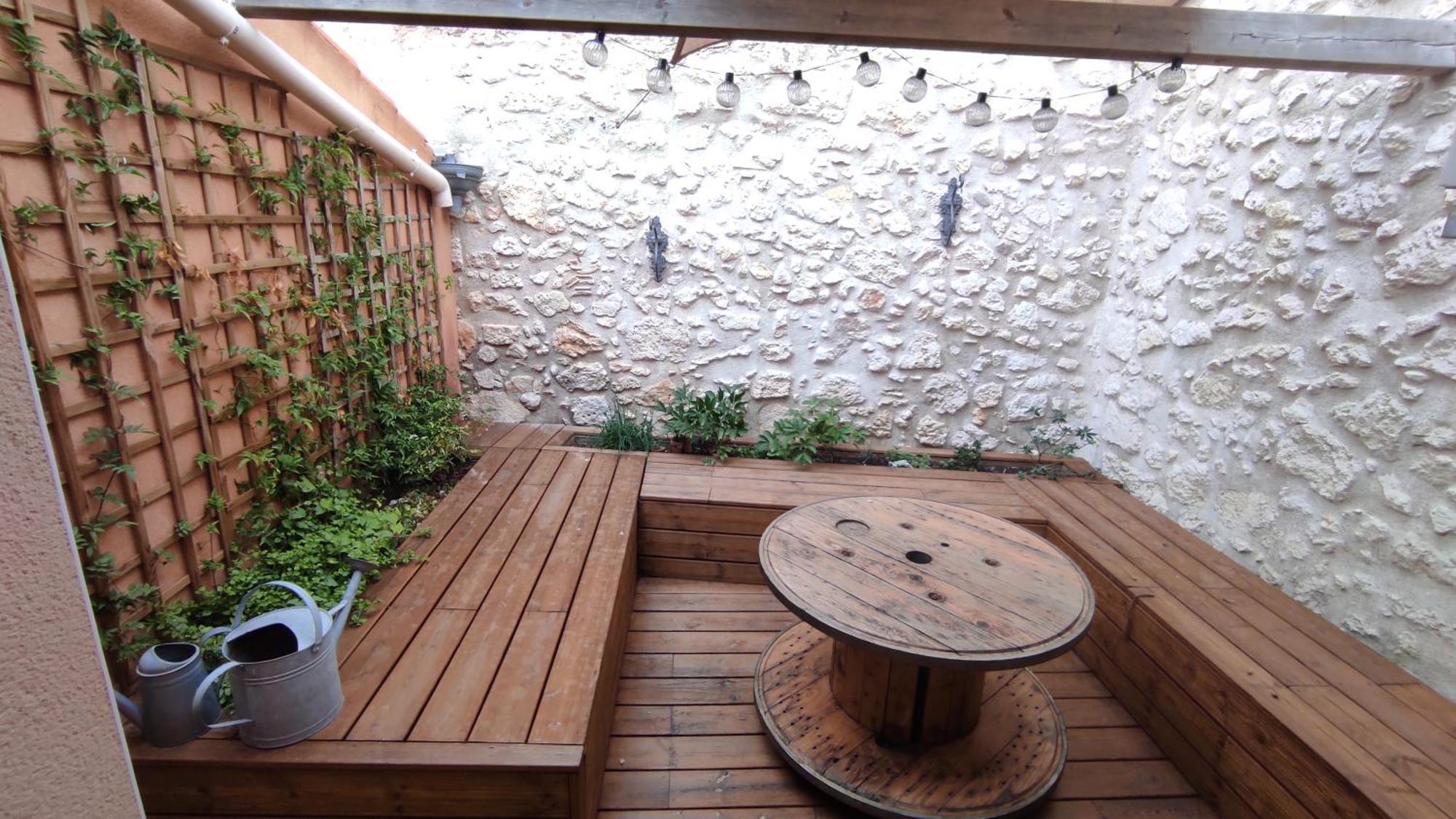 Maison De Village Avec Sa Charmante Petite Cour Interieure 플뢰리 외부 사진